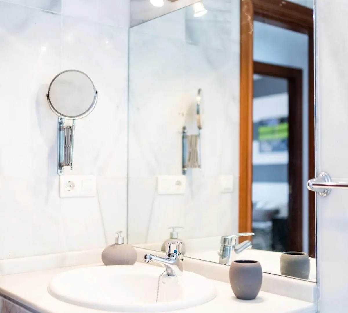 Along Albaycin, Free Garage,Netflix,Heating Apartment Granada