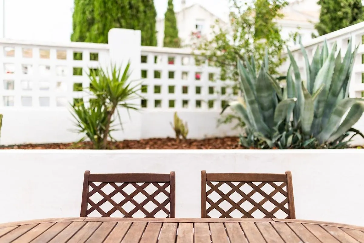 Along Albaycin, Free Garage,Netflix,Heating Apartment Granada Spain